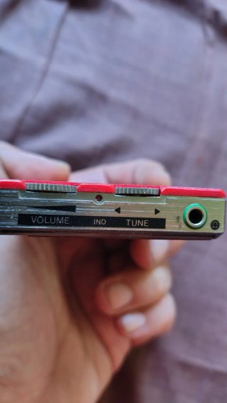 Radio AIWA FM/AM CR-05 Roja
