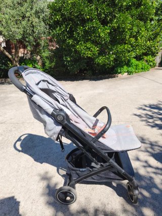 Silla de paseo Cybex Beezy gris
