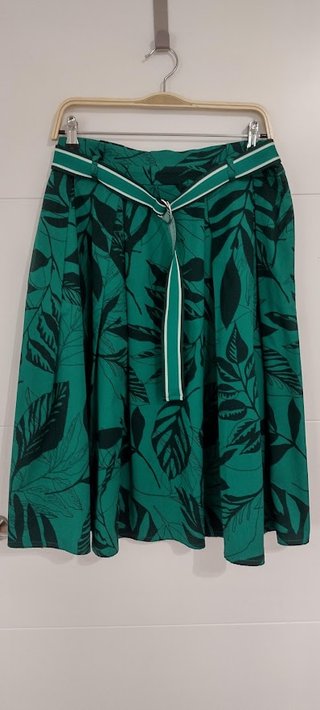 Falda verde estampada hojas