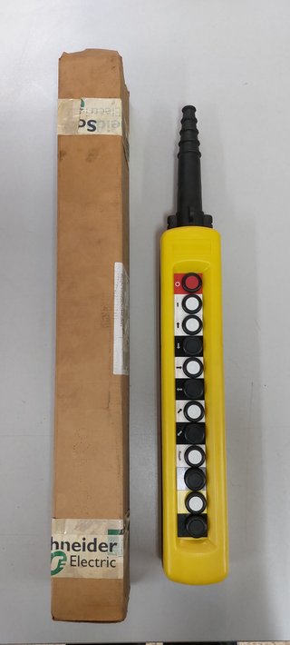 Botonera Grúa Telemecanique XACA1271