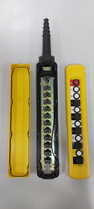 Botonera Grúa Telemecanique XACA1271