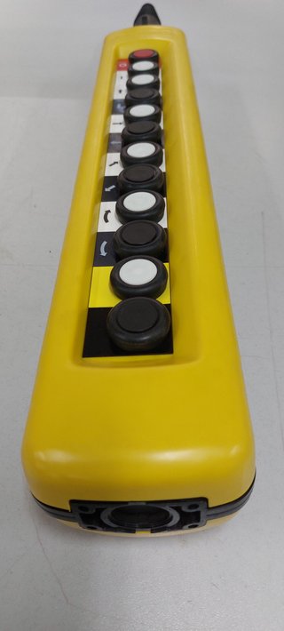Botonera Grúa Telemecanique XACA1271