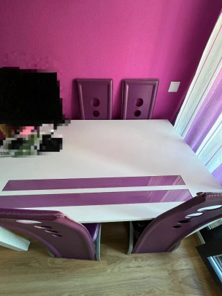 Mesa extensible con 4 sillas