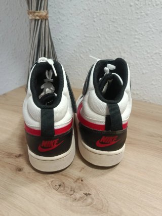 Zapatillas Nike Blancas y Rojas