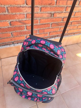 Mochila Totto con ruedas y estampado floral