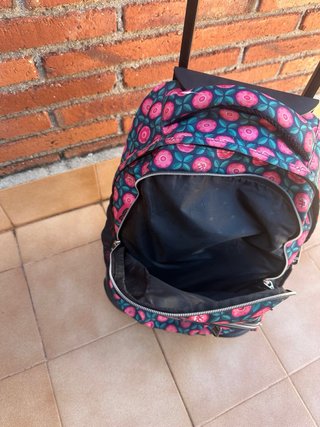 Mochila Totto con ruedas y estampado floral