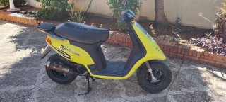 Piaggio Typhoon Scooter Amarillo