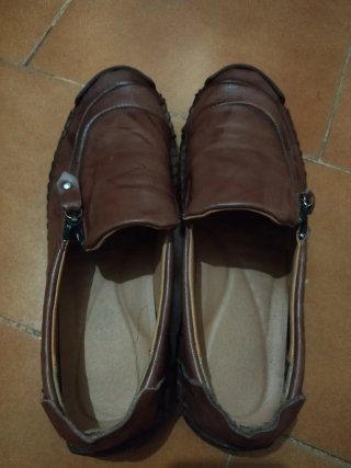 Zapatos casuales marrones con cremallera