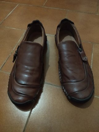Zapatos casuales marrones con cremallera