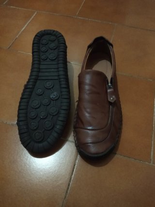 Zapatos casuales marrones con cremallera