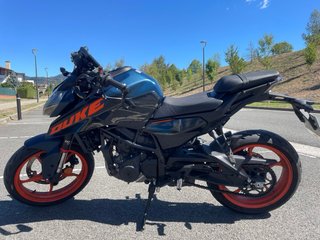 KTM Duke 125 2024 Negra/Naranja