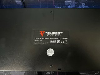 Teclado Mecánico Tempest K10 Red Switch RGB