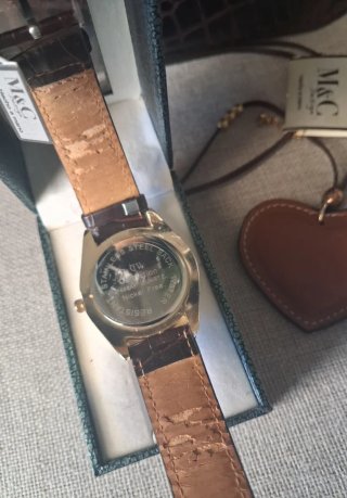 Conjunto Bolso, Reloj, Colgante y Cajita madera.