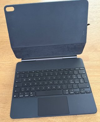 iPad Air M3 128GB + Apple Pencil 2 + Tastiera