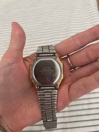 Reloj Casio Digital Dorado Metálico