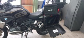 Moto BMW R 1250 GS exclusive Negra y Plateada