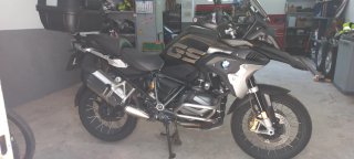 Moto BMW R 1250 GS exclusive Negra y Plateada