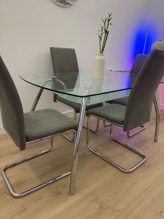 Mesa de comedor cristal y metal
