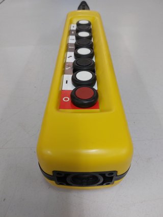 Botonera Grúa Telemecanique XACA871