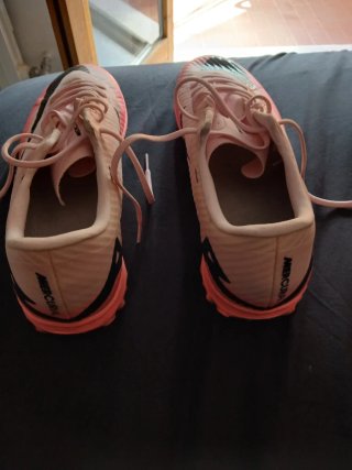 Scarpe Nike Mercurial Rosa/Rosso Tg 43 a 50€ tratt