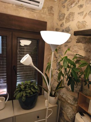 Lámpara de pie Ikea blanca