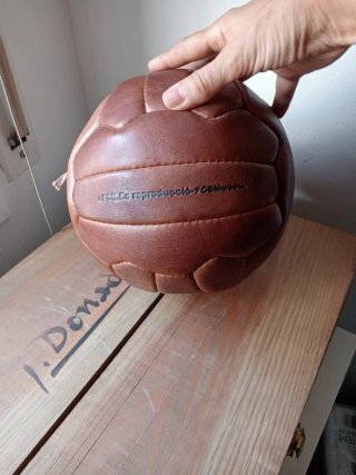 Balón de cuero F.C. Barcelona Inauguració Camp Nou
