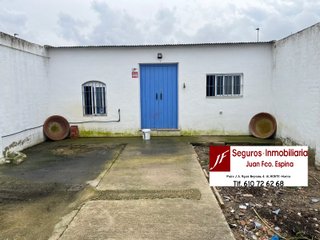 Corralón El Pocito. Con Salón, Cocina, Baño, etc.