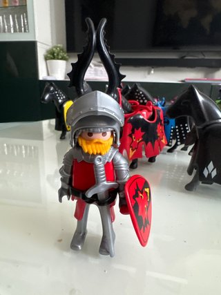 Caballero medieval Playmobil con escudo