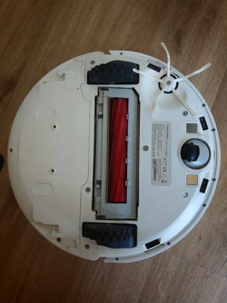 Roborock Q7 Max+ con base autovaciado y accesorios