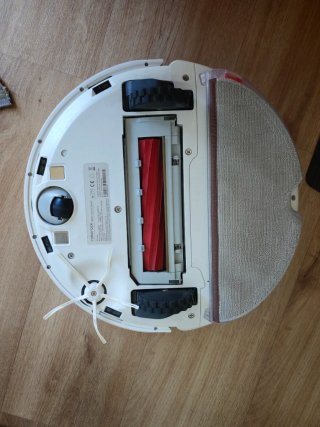 Roborock Q7 Max+ con base autovaciado y accesorios