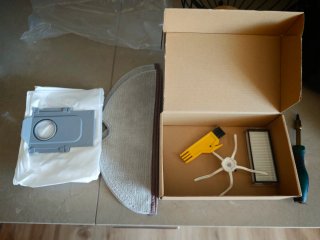 Roborock Q7 Max+ con base autovaciado y accesorios