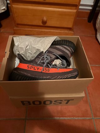 Yeezy 350 V2 Carbon