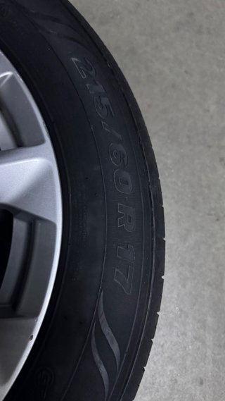 Llanta Nissan Casi Nueva