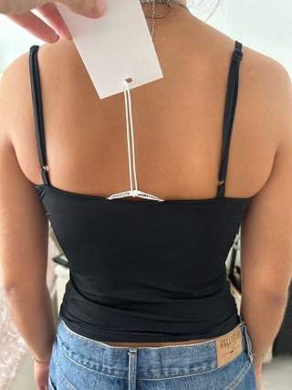 Top negro tirantes finos