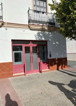 Local diafano de 130 metros en calle molares
