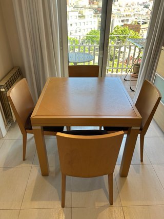 Mesa comedor 90x90 y 4 sillas madera