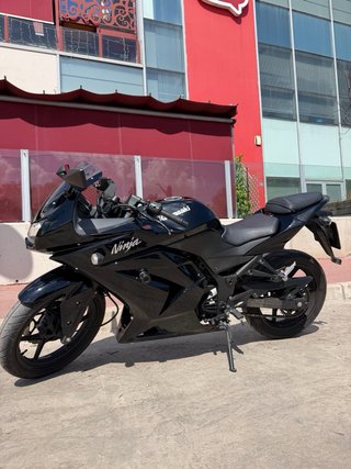 Kawasaki Ninja 250R Negra
