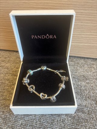 Pulsera Pandora 19 cm con ocho charms