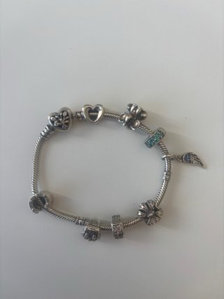 Pulsera Pandora 19 cm con ocho charms