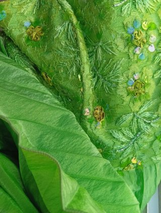Vestido verde de fiesta con volantes