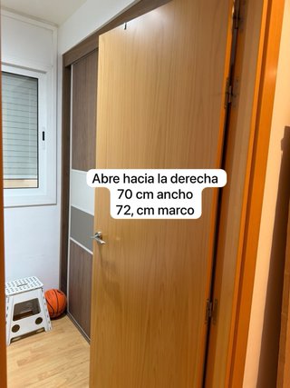 Puerta madera maciza