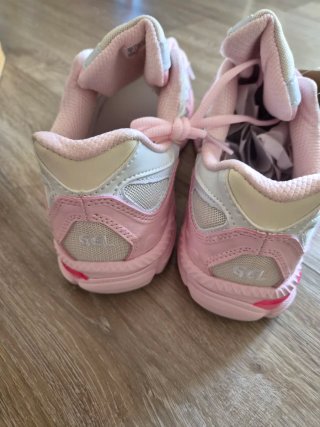 Zapatillas Asics Rosa y Blanco
