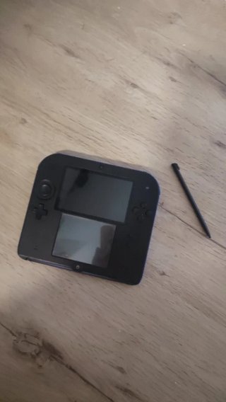 Nintendo 2DS Negra con Lápiz