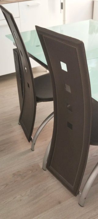 Regalo sillas al comprar.Mesa  comedor extensible