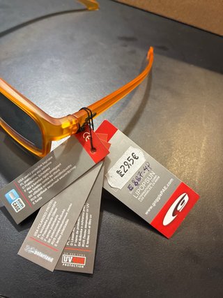 Gafas de sol naranjas polarizadas UV