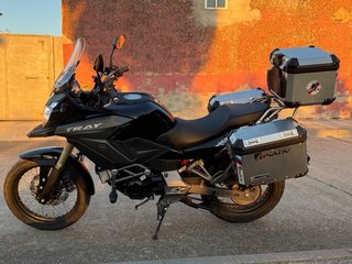 Motorhispania Tray 125 Touring 2023, puños calefac