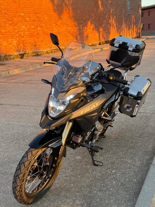 Motorhispania Tray 125 Touring 2023, puños calefac