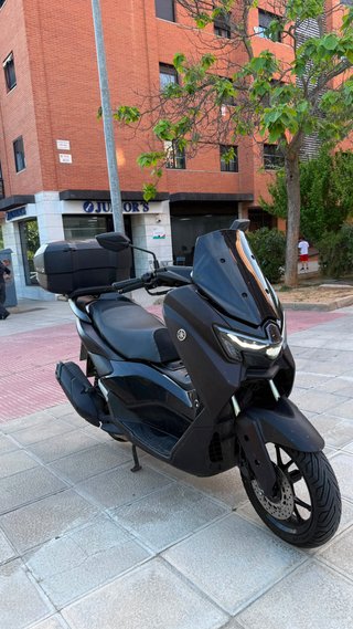 Yamaha NMAX 125 Scooter Negro/Gris