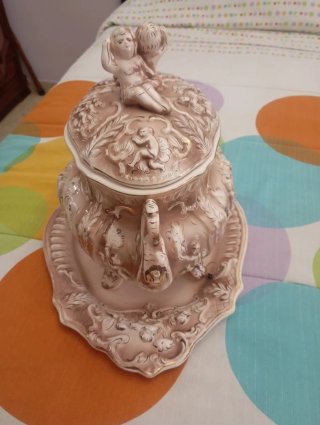 Sopera de porcelana