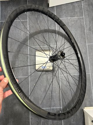 Rueda Delantera Bontrager Kovee Pro 30
